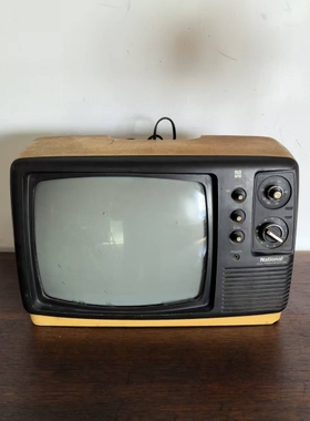 怀旧老物件20件电视机乐器打字机钟表电风扇录音机船舵公文包脸盘