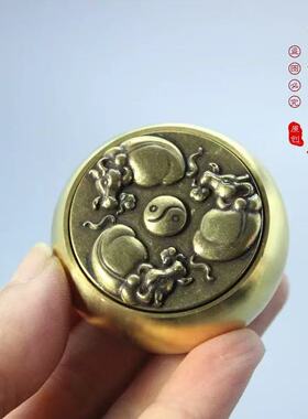 复古实心黄铜牛扭转乾坤迷你茶宠桌面家居摆件纯铜牛手把件小铜器