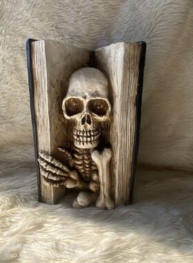 独立站跨境摆件万圣节吓人书架鬼脸书架树脂工艺品骷髅桌面书挡