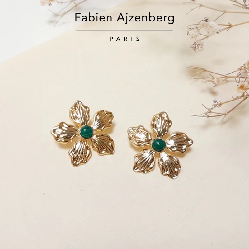 巴黎Fabien Ajzenberg代购Laurine花朵雕刻花瓣天然石白母贝耳钉,淘宝优惠券,粉丝福利购,淘宝优惠卷