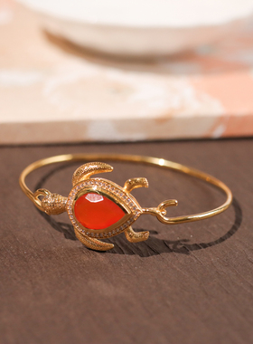 法国Leticia Ponti时尚个性天然石大颗红玉髓童趣百搭小海龟手镯