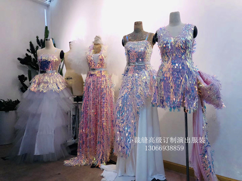 新款镭射亮片晚礼服走秀服装商演礼服裙走秀服装 - 图2