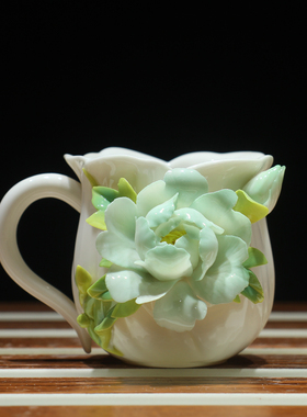 东方陶礼陶瓷浮雕花朵桌面摆件