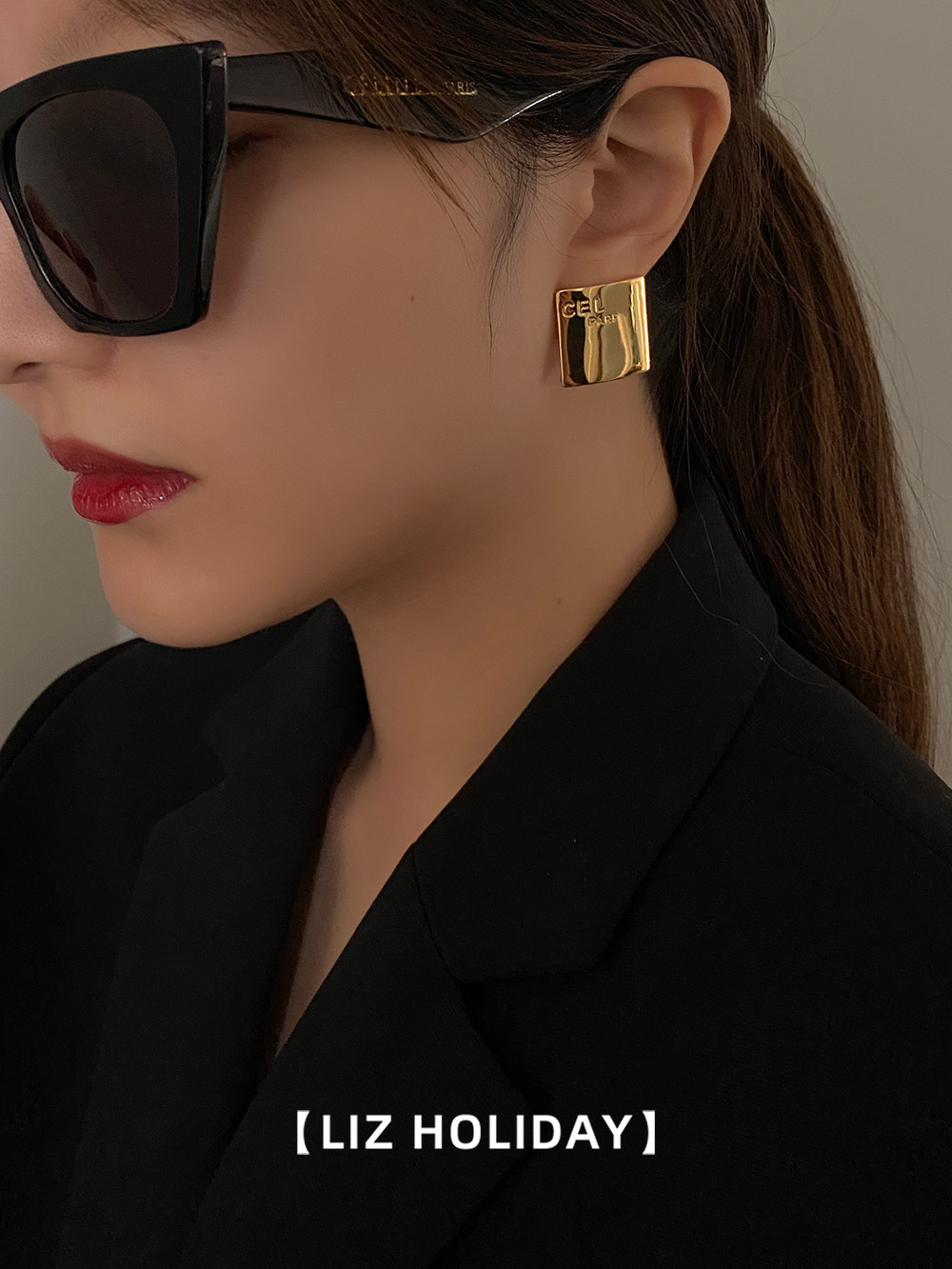 极简风圆弧大方牌高级感字母女耳钉简约冷淡风复古时尚欧美感耳环,淘宝优惠券,粉丝福利购,淘宝优惠卷