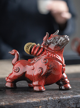 陶瓷牛气冲天红色牛摆件