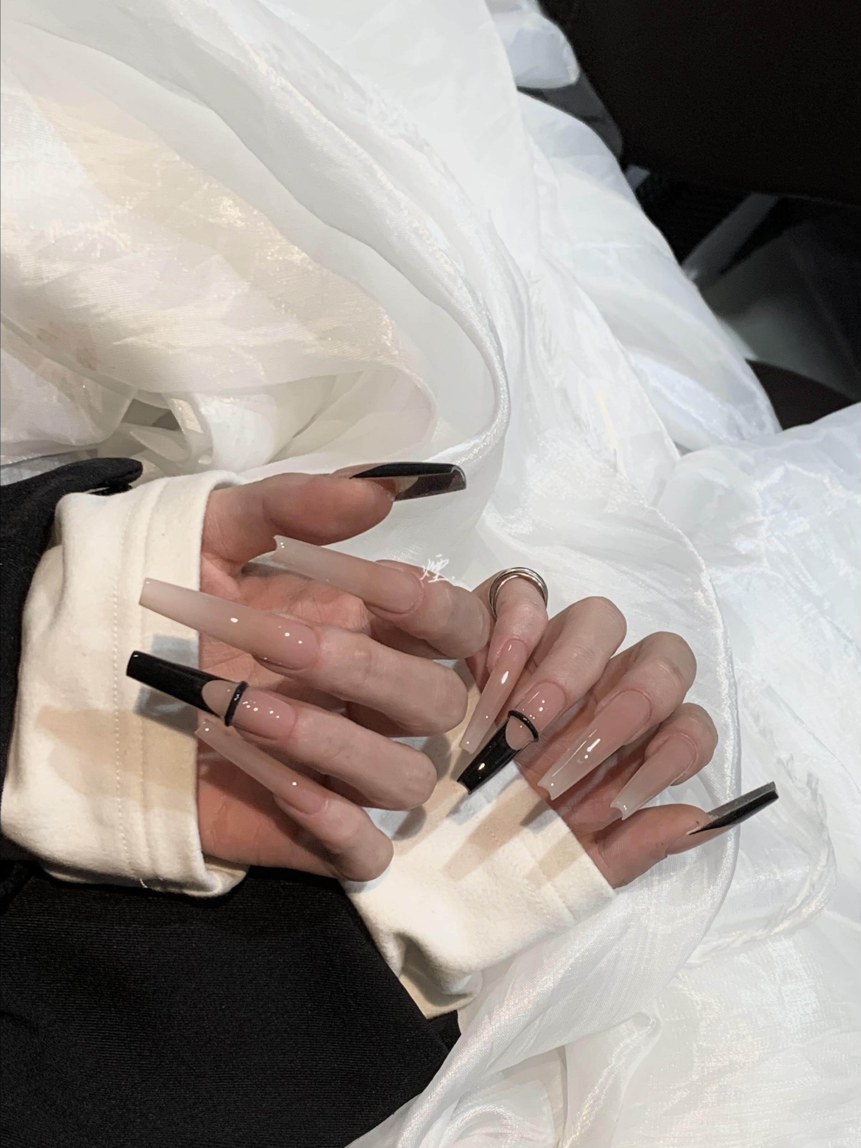 黑桃2025新款手工穿戴甲中长款黑色法式裸色美甲显白高级感纯欲风,淘宝优惠券,粉丝福利购,淘宝优惠卷