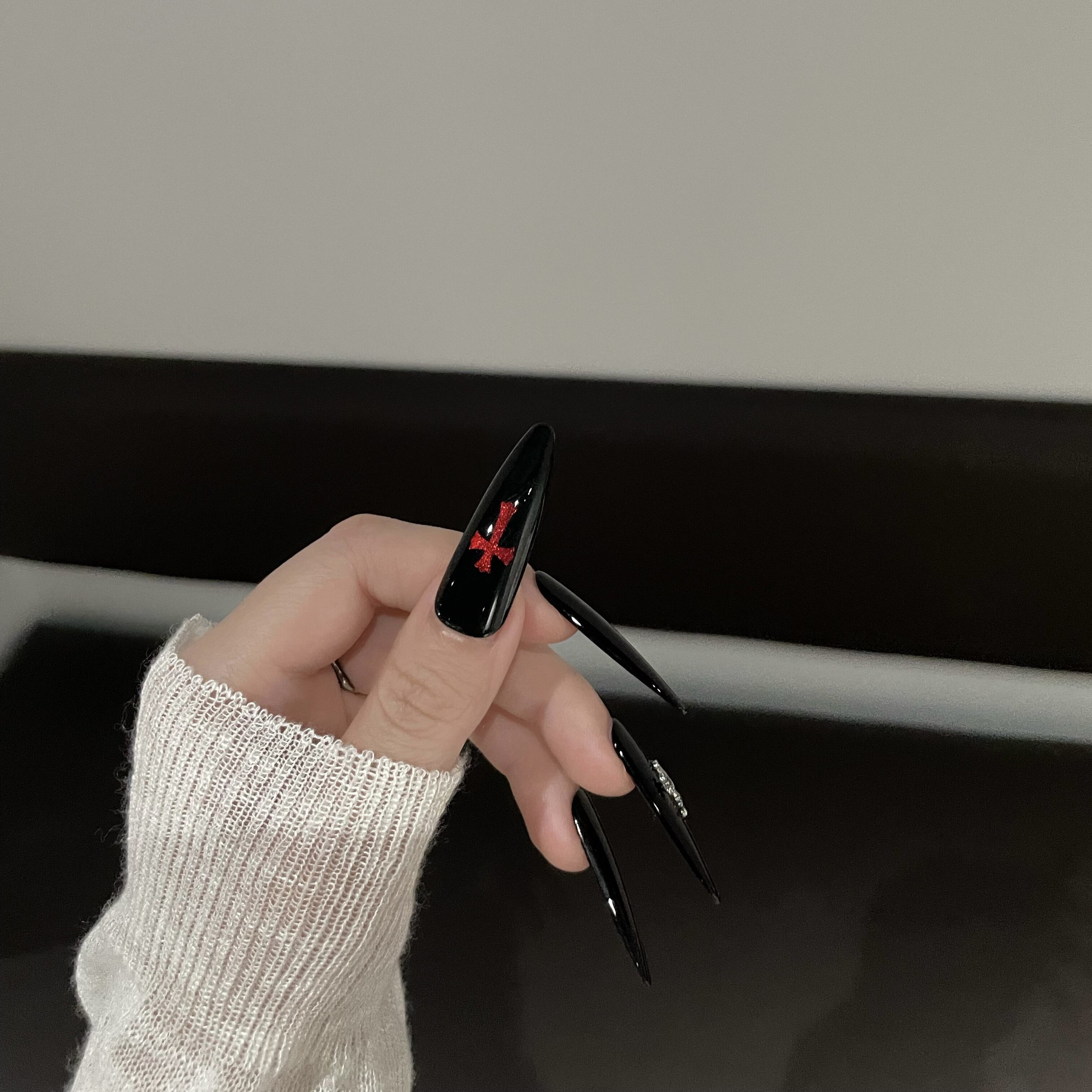 【恶魔的眼】秋冬新款手工穿戴甲长款红色猫眼美甲辣妹暗黑哥特风,淘宝优惠券,粉丝福利购,淘宝优惠卷