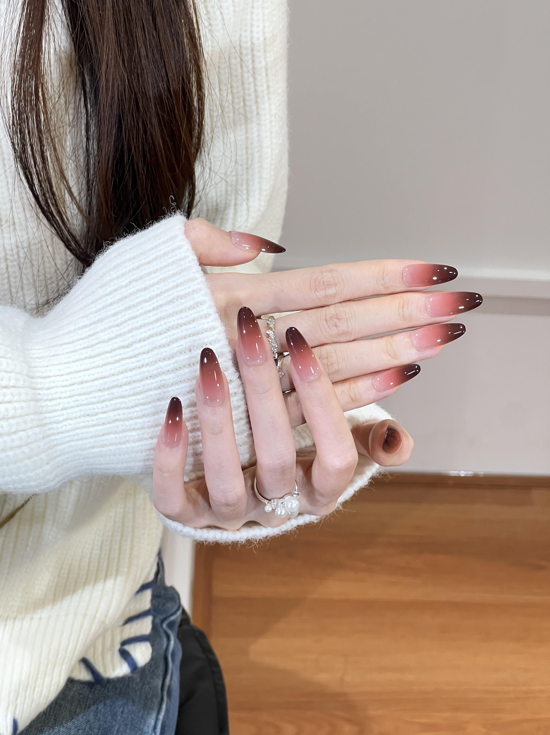 红黑渐变2025新款秋冬手工穿戴甲中长款美甲显白气质渐变红色淑女,淘宝优惠券,粉丝福利购,淘宝优惠卷