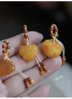 天然琥珀蜜蜡玫瑰手链小坠 灵活开扣橄榄核DIY文玩配饰