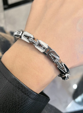 休闲风金属钛钢手链男生