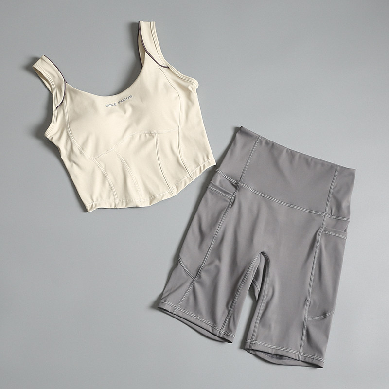 瑜伽服套装美背吊带聚拢运动内衣女跑步速干训练健身骑行五分裤夏 - 图0