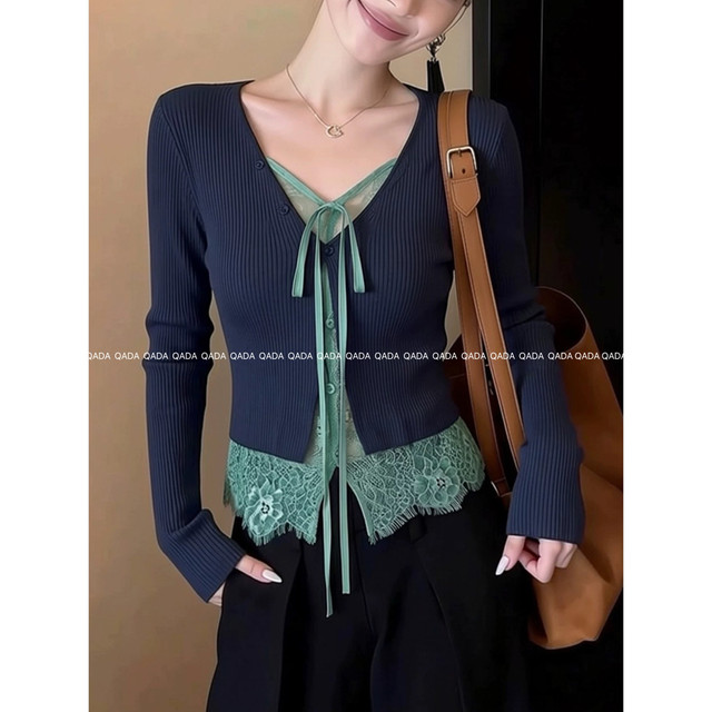 J2 Korean style hot girl style lace fake two-piece long-sleeved sweater women's slim slim pure wish lace-up fashionable top