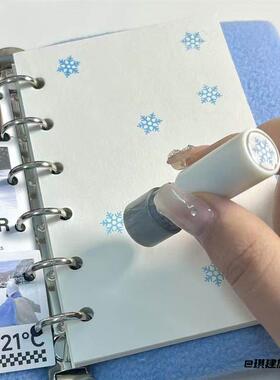 精致DIY主题蓝色雪花印章雪天