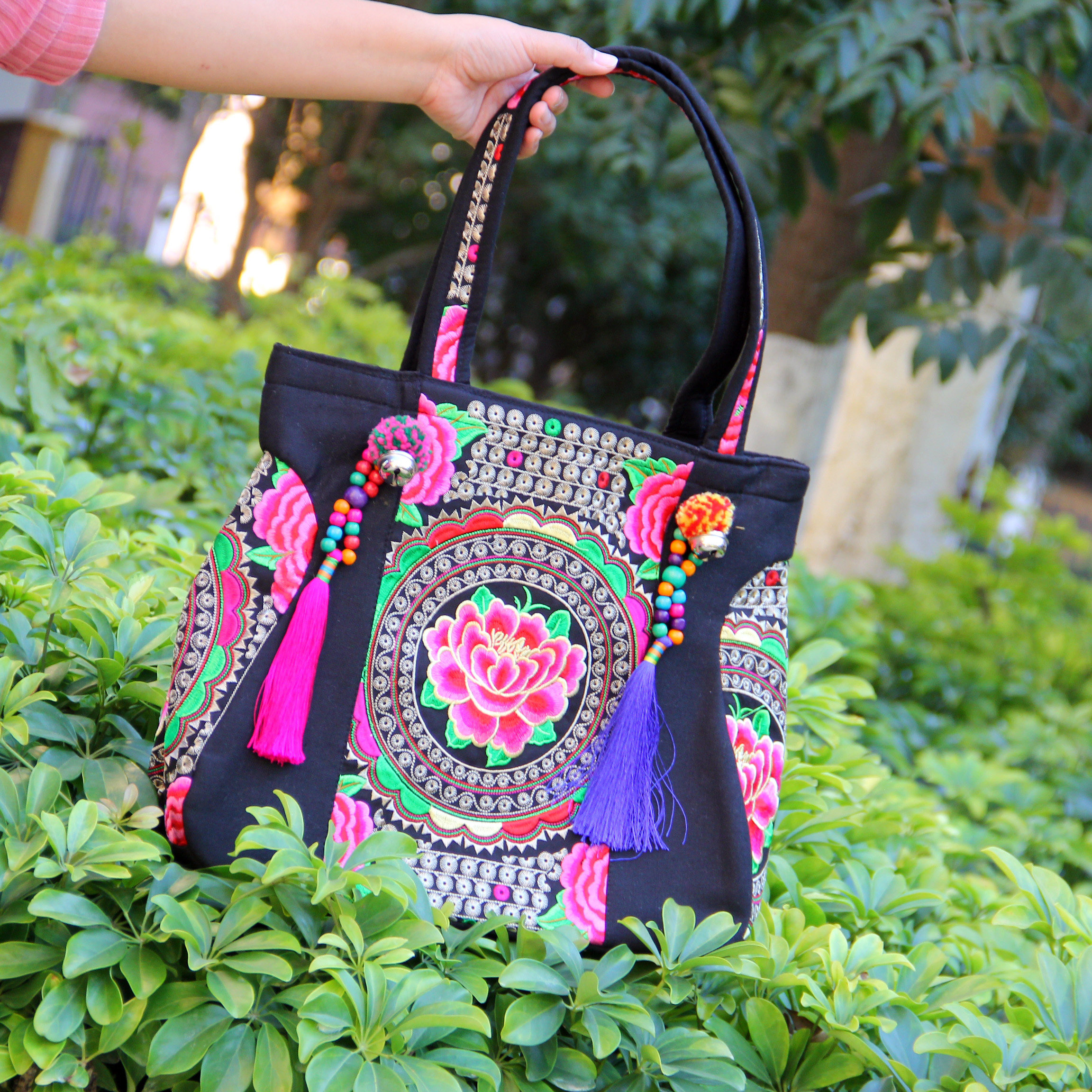 天天亿舞民族风包包绣花包刺绣包复古帆布手提流苏女士单肩包