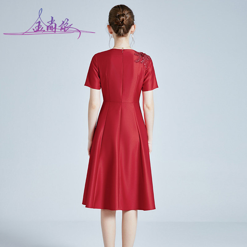 V领新中式喜婆婆婚宴装礼服女2024夏季新款钉珠宴会短袖连衣裙