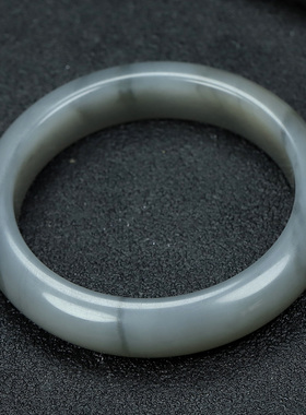 天然扁条女士款和田玉手镯