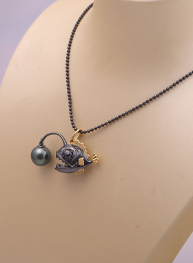 豪华枪黑分色鲨鱼吊坠s925纯银