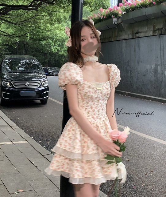 Niaoer original 'Flower Season Girl' Behind the Hollow Bows Covering Flower Dress
