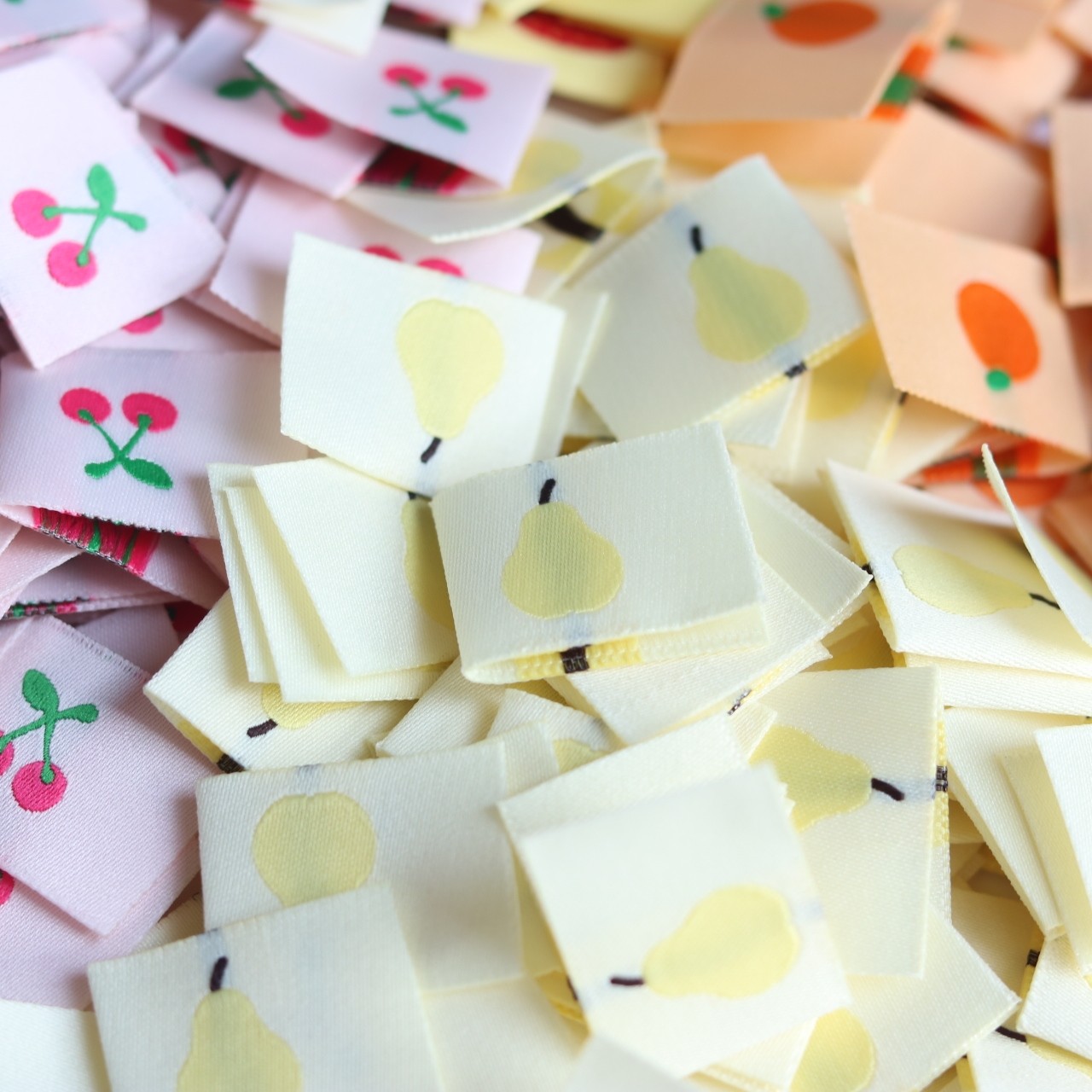 小梨子水果布标洗标手工辅料织唛手帐贴标签发圈对折标肠圈现货,淘宝优惠券,粉丝福利购,淘宝优惠卷