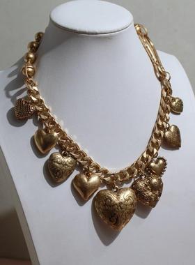 金属镀金女雕花爱心中古项链