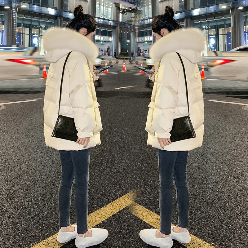 今年流行羽绒服2025年新款女款短款宽松加厚小个子白鸭绒冬季外套