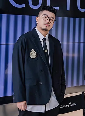 dk刺绣学院风别针西服