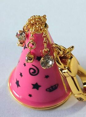 新款珐琅釉氛围感新年派对尖顶帽吊坠立体潮礼帽挂件钥匙扣卫衣链