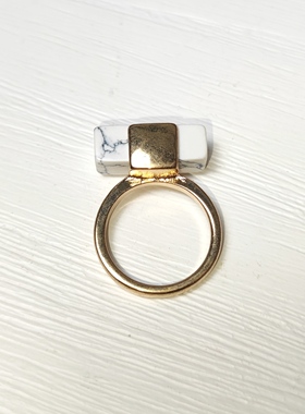 英国ts及同厂男女中性款仿石镶嵌长方体戒指 3样品瑕疵