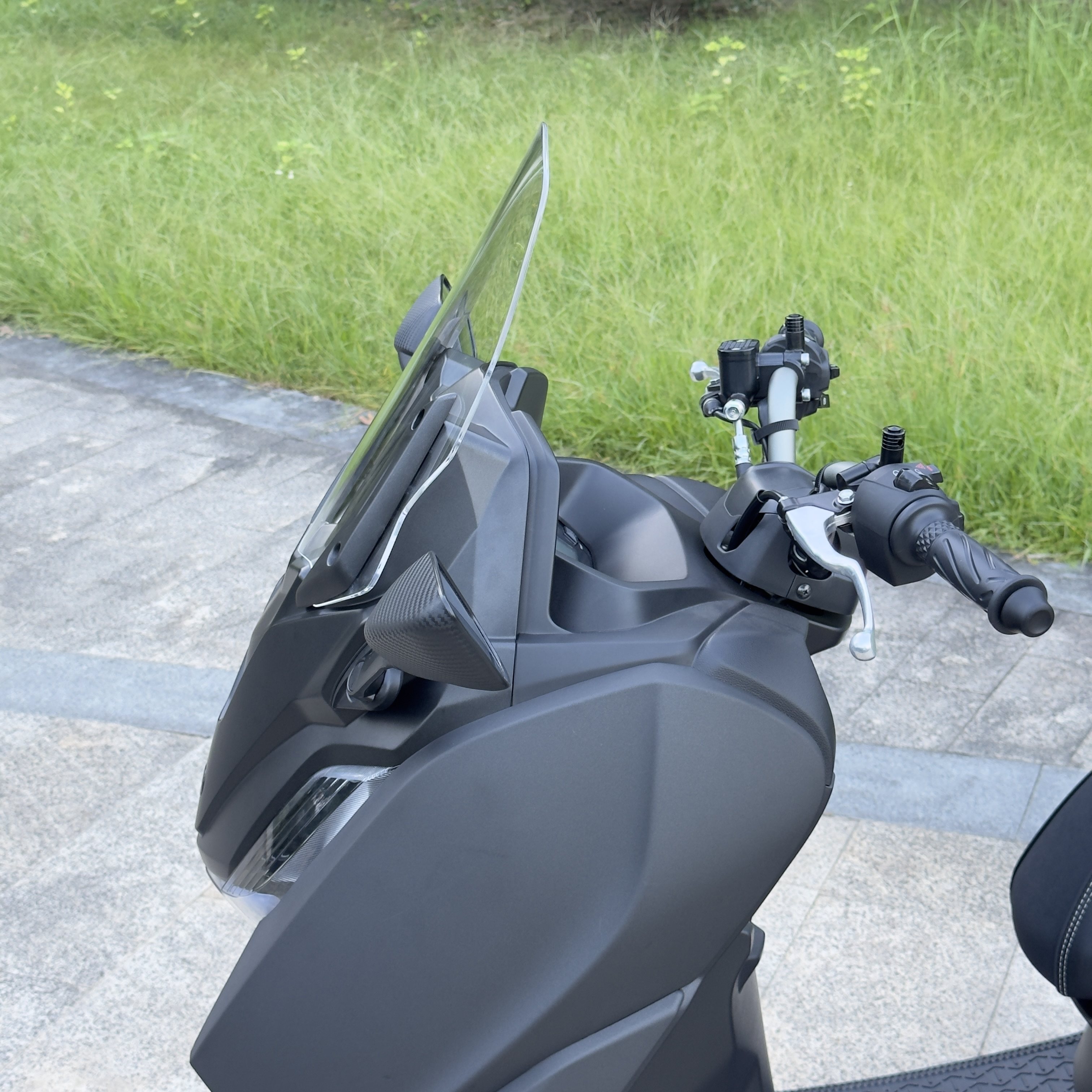 适用雅马哈兴鹰125改装TMAX前脸风挡ZY125T-18前置后视镜加高风挡 - 图1