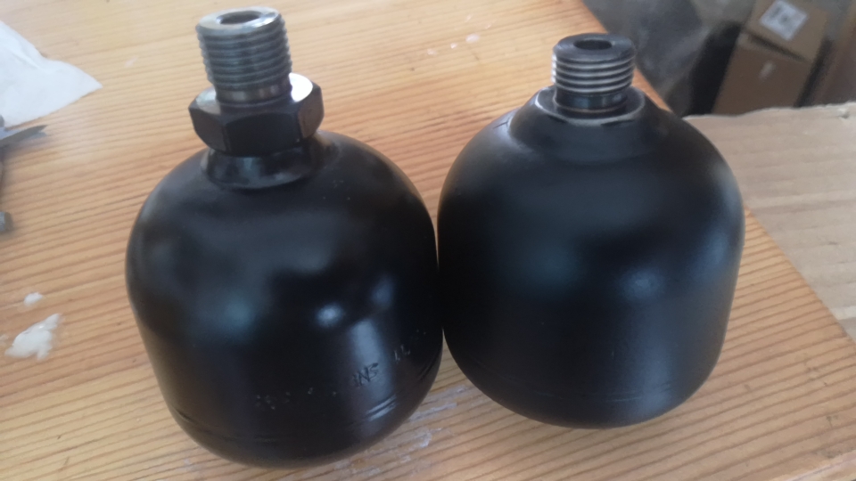 迈凯伦12C MP4 650S 720S减震器 蓄压球 液压壶 蓄压器 油壶 - 图3