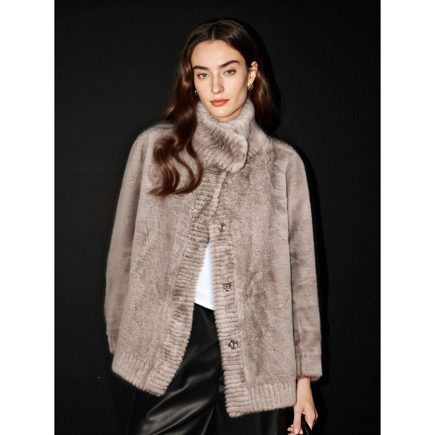 Basic House/百家好轻奢高级感环保皮草女冬季新款柔软毛茸茸外套 - 图0