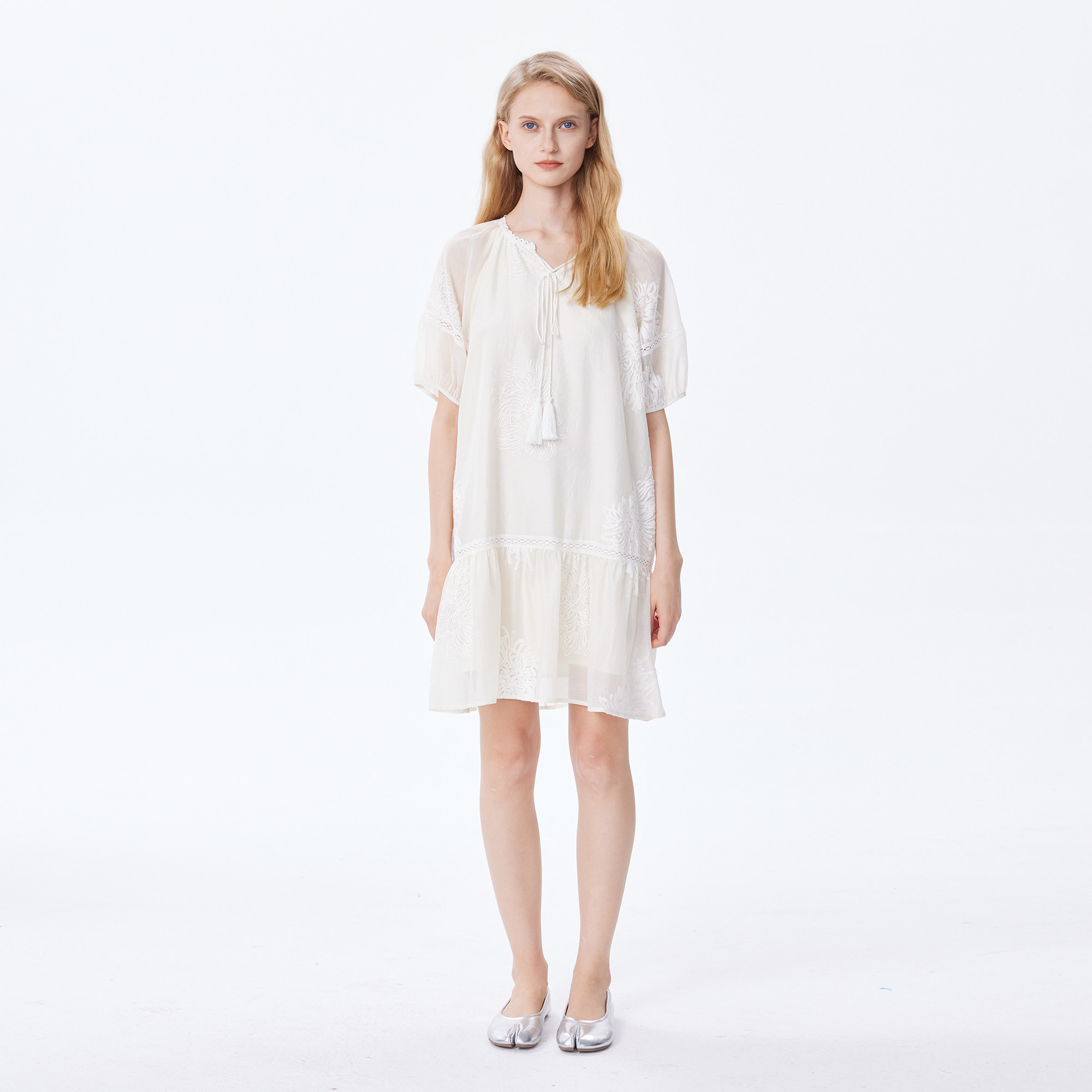  BASICHOUSE旗舰连衣裙