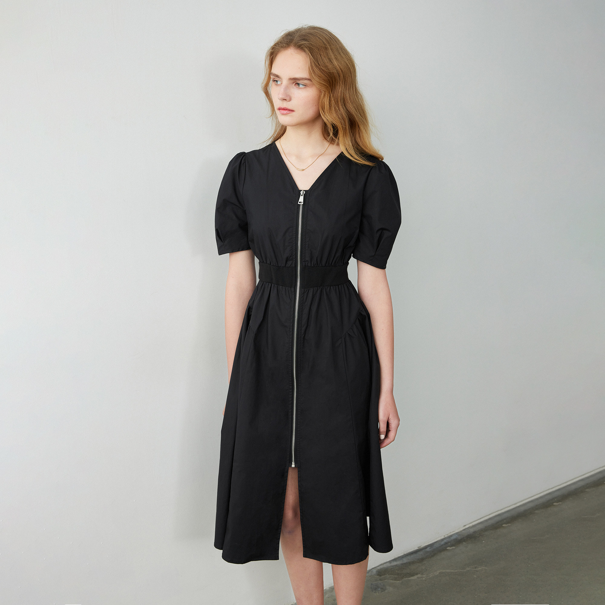  BASICHOUSE旗舰连衣裙