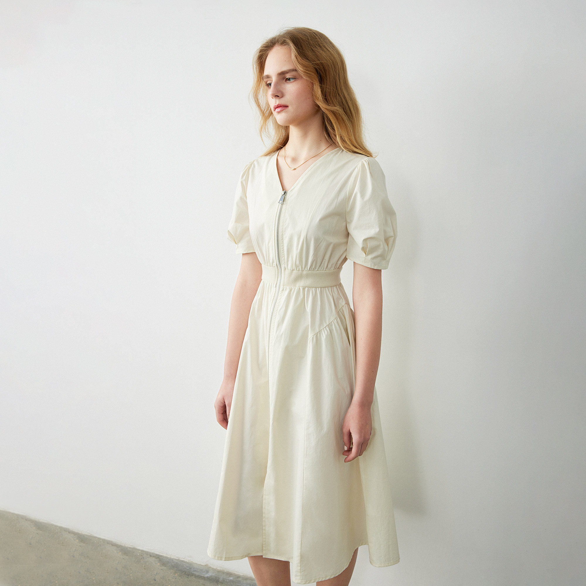  BASICHOUSE旗舰连衣裙