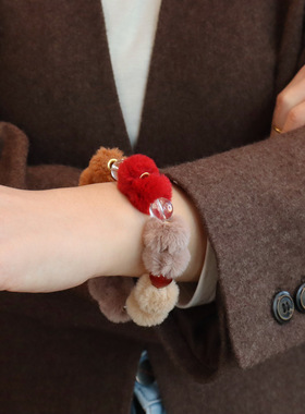 天然水晶手串毛绒绒软绵亲肤手链女原创设计甜美串珠檀木毛球手串