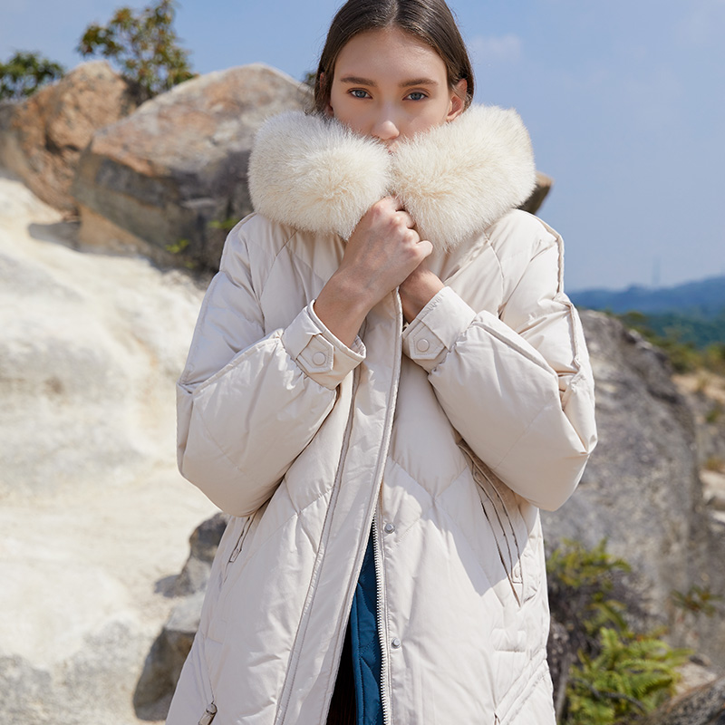 水云间纯色连帽白鸭绒大毛领羽绒服 sedate羽绒服