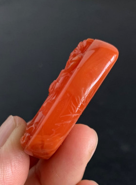 天然南红玛瑙雕刻财神吊坠