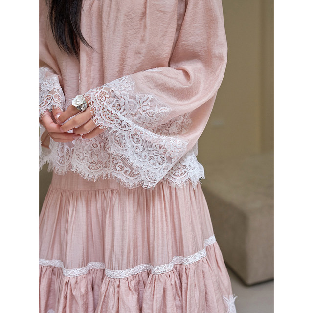 ຊຸດກະໂປງເສື້ອ lace ສີບົວ summer summer