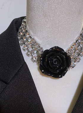 轻奢高级感小众晚宴礼服性感闪钻黑色玫瑰花朵项链锁骨链耳环套装