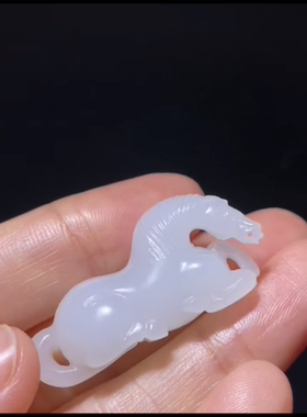 天然高品新疆和田籽料马到成功生肖马一级过灯正品带证书全国复检