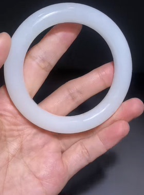 品质超赞大圈口手镯 新疆和田玉籽料 一级白细温润油糯内径60.6mm