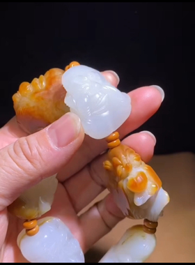 高品质新疆籽料罗汉手串，颗颗独籽雕刻，油性好，重137.3克