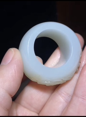 新疆和田玉籽料 红皮龙扳指 老熟种 油性脂粉好糯性好 内径22.5mm