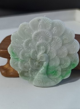 孔雀开屏天然翡翠吊坠玉石项链挂件男女民族风简约生日礼物