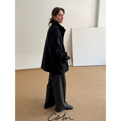 COLN羊毛混纺立领大衣清隽也优雅 知进退的剪裁有着懂藏锋的灰 - 图3