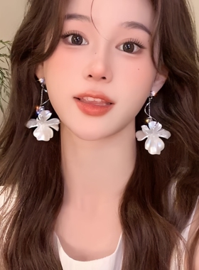 千亿少女#法式复古白色花朵闪锆流苏耳环女轻奢高级感度假风耳钉