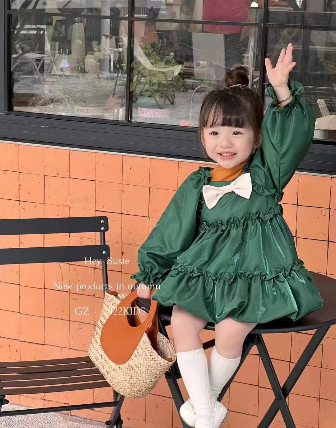 韩系童装女童秋季新款绿色别致连衣裙洋气时髦宝宝susie - 图2