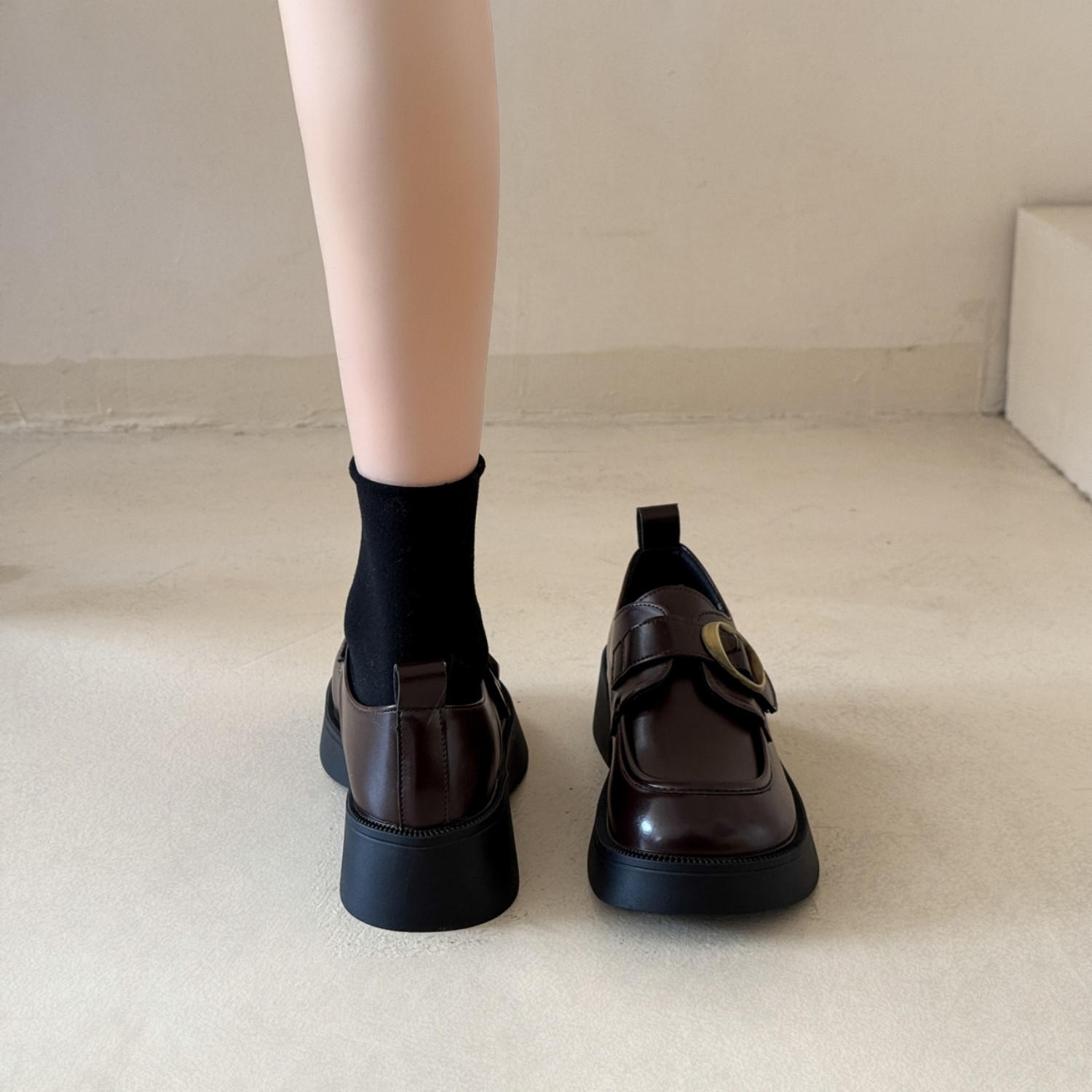 英伦风通勤小皮鞋女2025新款百搭配裙子黑色单鞋软底魔术贴乐福鞋,淘宝优惠券,粉丝福利购,淘宝优惠卷