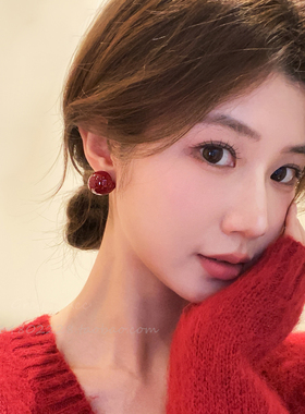 新年氛围感红色珍珠耳钉女