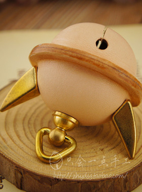 金角真皮铆钉牛皮项链车饰挂件